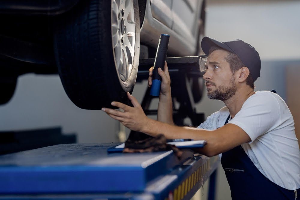 Garage für Ilanz, Flims und Laax – Reifenservice bei BK Fahrzeugtechnik in Domat/Ems